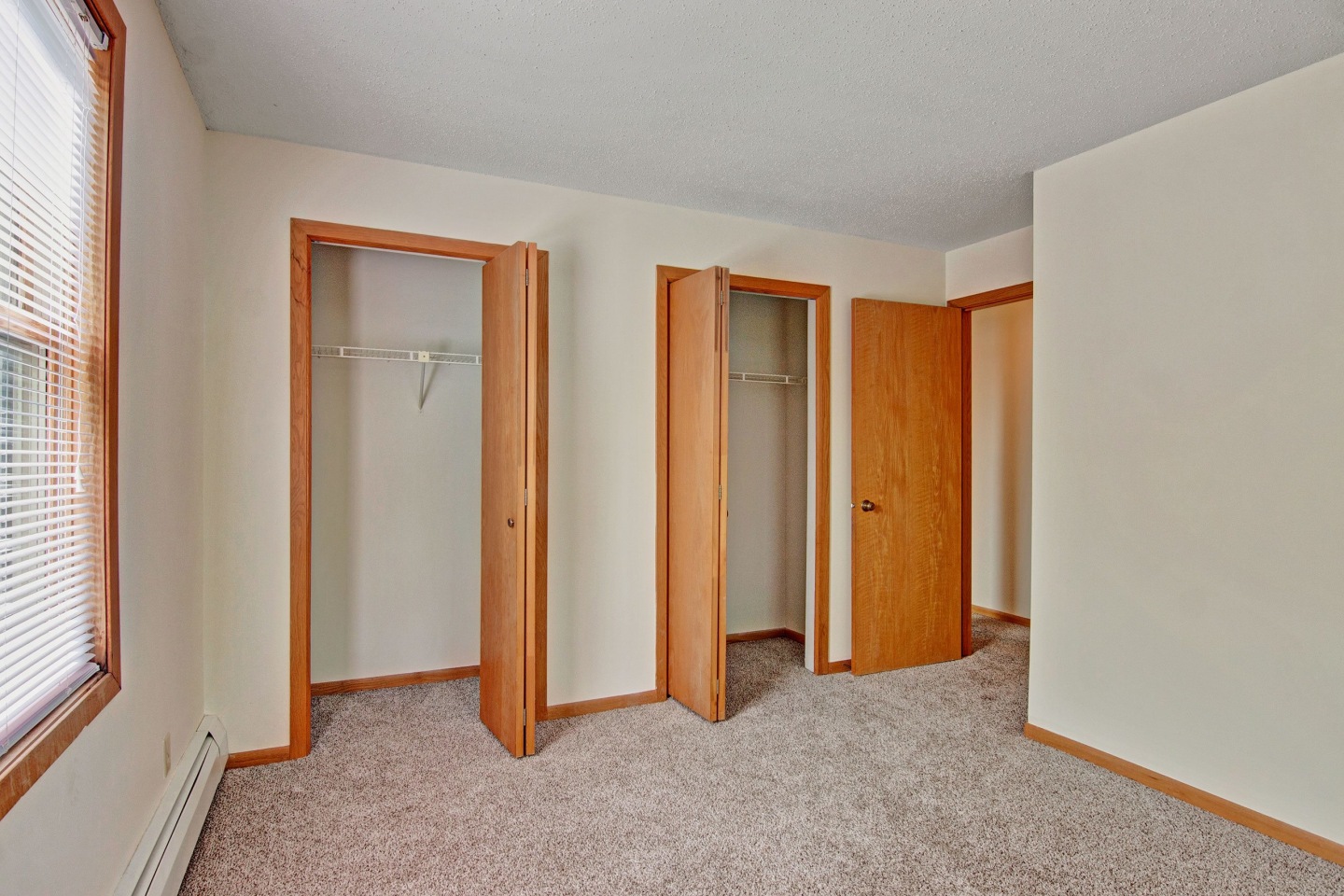 Plymouth Square at 37th Apartments Image 5