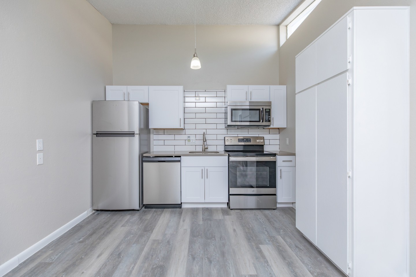 Desert Gardens Apartment Community Image 24