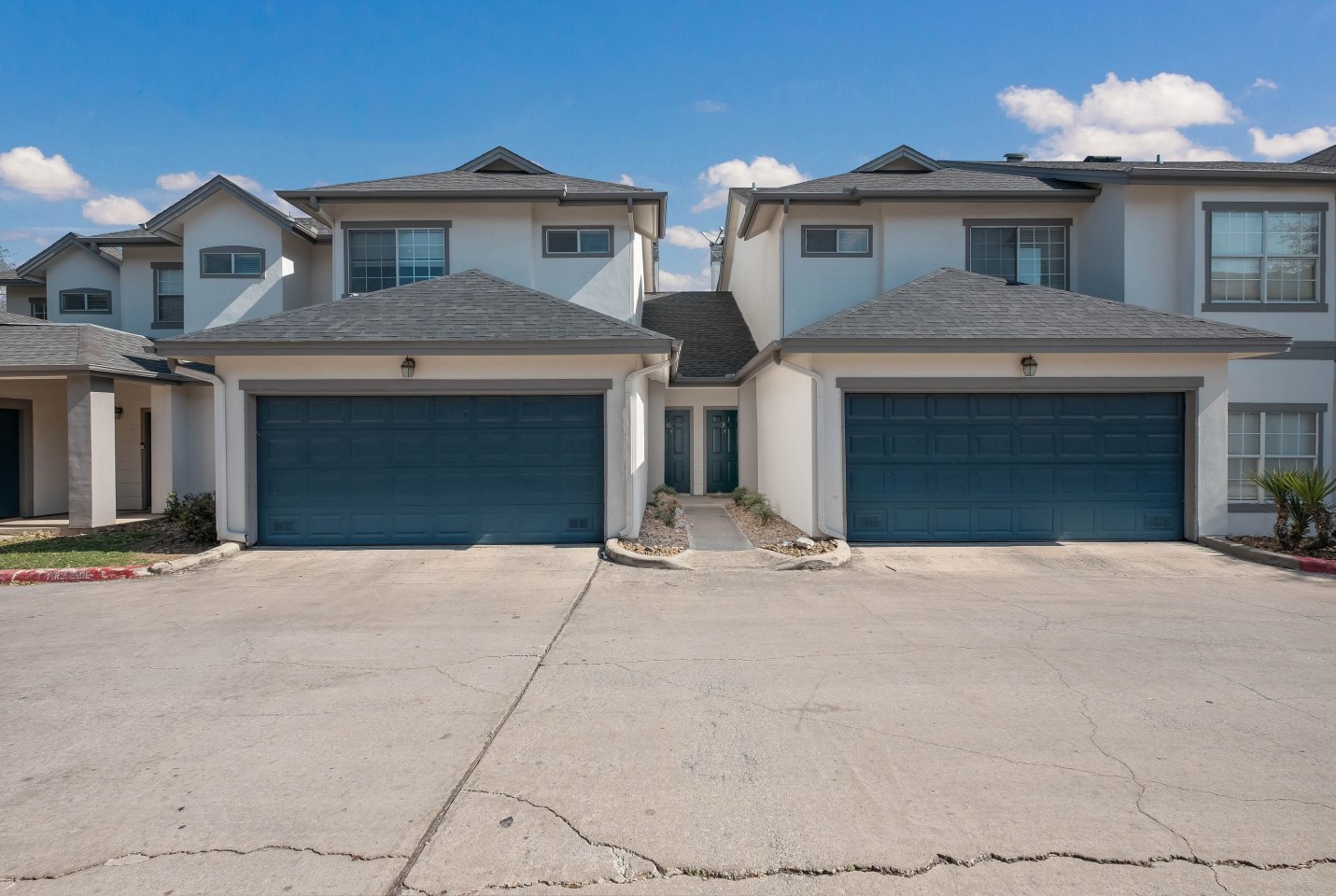 Castle Hills Townhomes Image 21