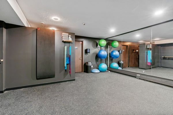 Shelard Village Apartments Image 10