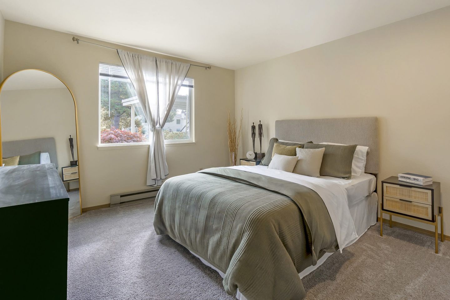 Alderwood Heights Image 4
