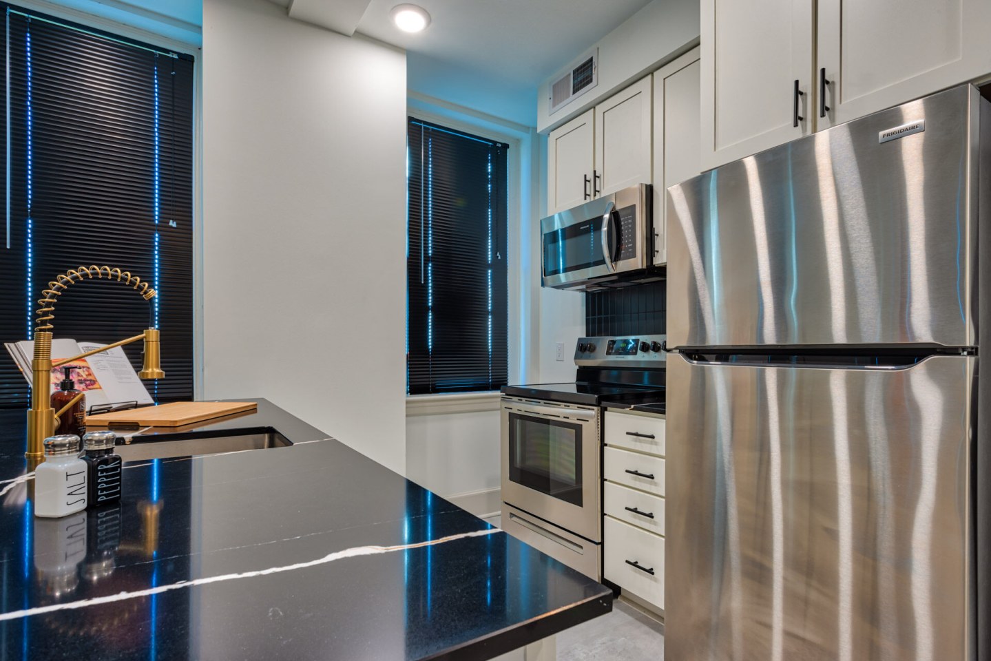 142 West York Street Apartments Image 2