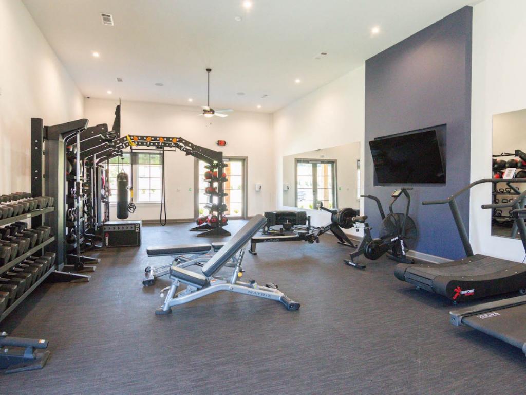 53 West Luxury Apartments Image 12