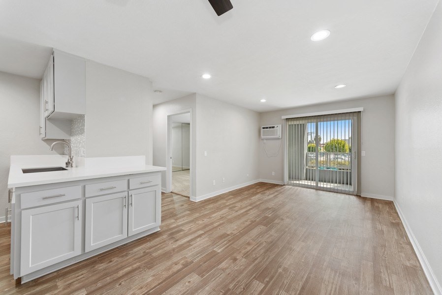Pointe Luxe Apartment Homes Image 11