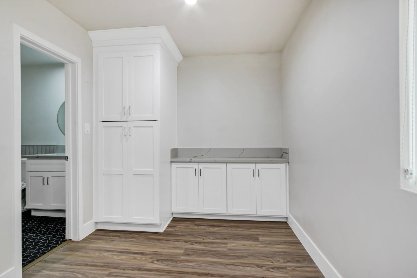 1442 Brockton Apartments Image 15