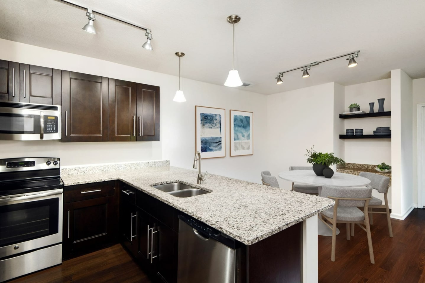The Marq Highland Park Apartments Image 7