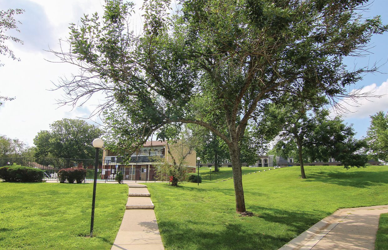 Raintree Apartments Image 6