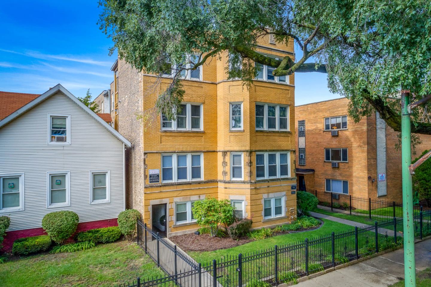 4808 North Paulina Apt. Image 3