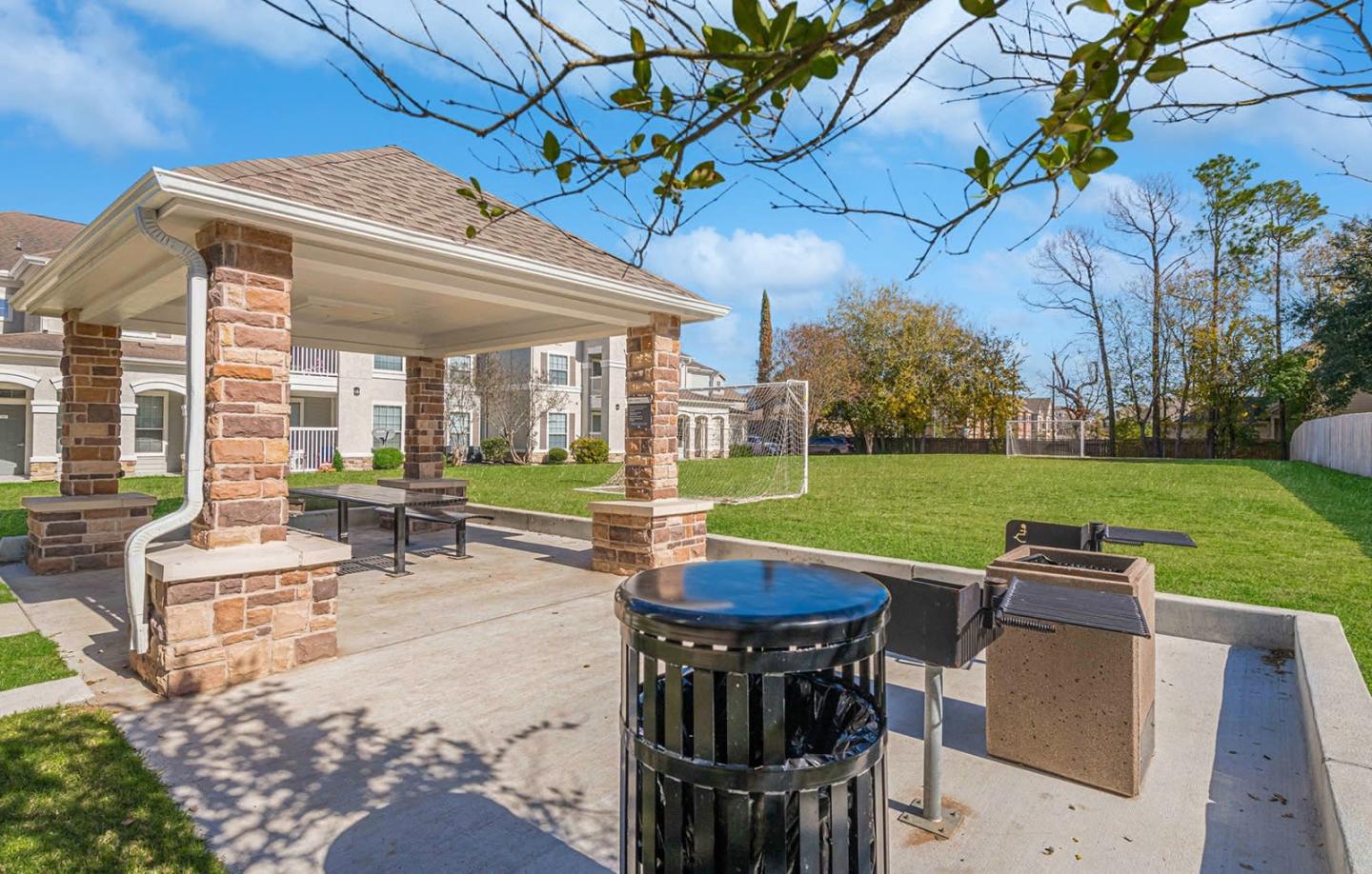 Lakeside Pointe Apartments & Townhomes Image 12