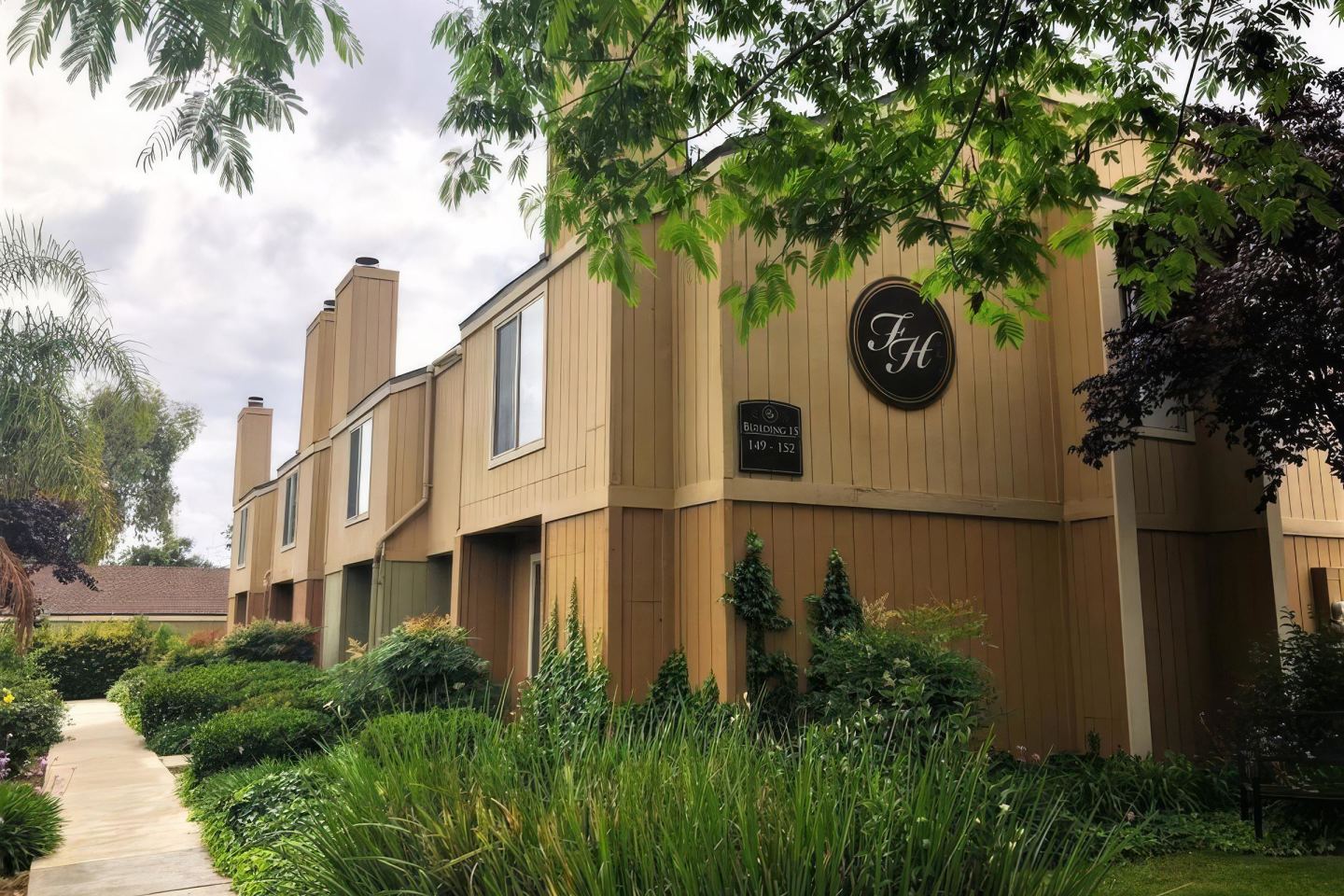Fox Hollow Apartments Image 1