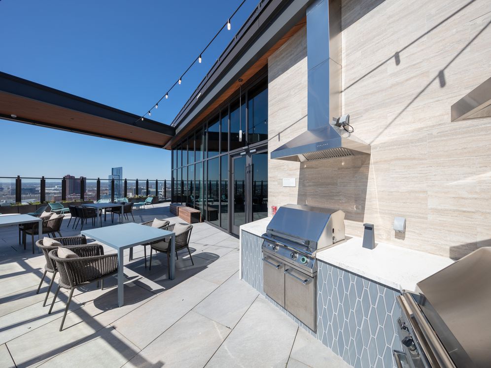 Avalon 555 President Image 30