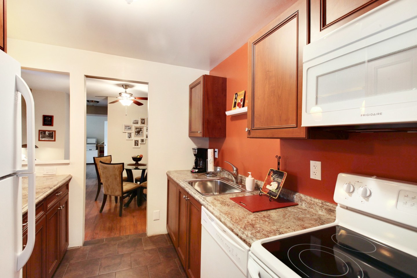 Saratoga Garden Apartments Image 7
