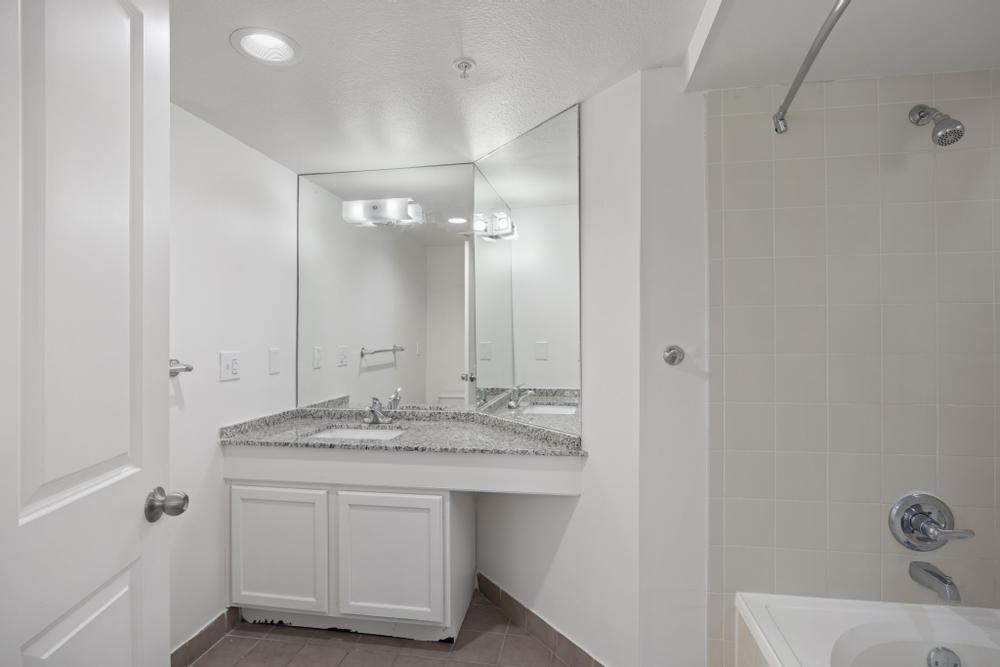 AVIA Apartments at College Boulevard Image 45