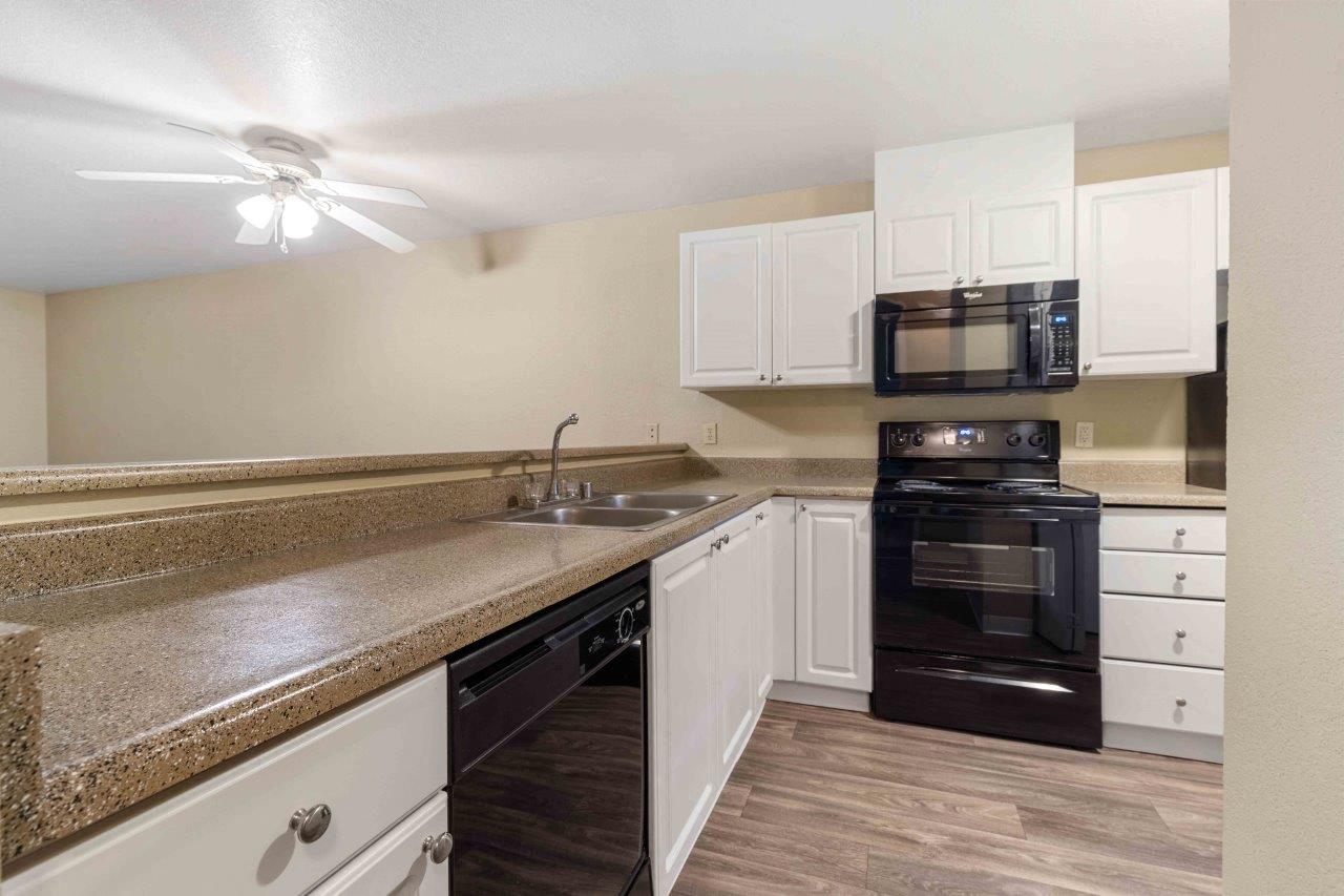 Saratoga Apartments Image 13