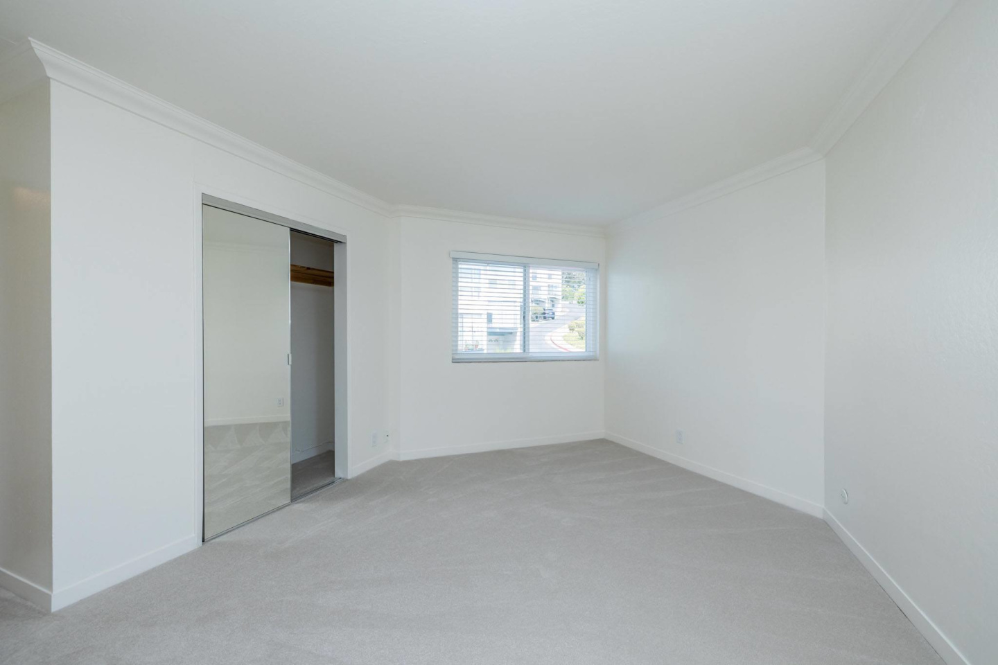 5-65 Rodeo Avenue Image 9