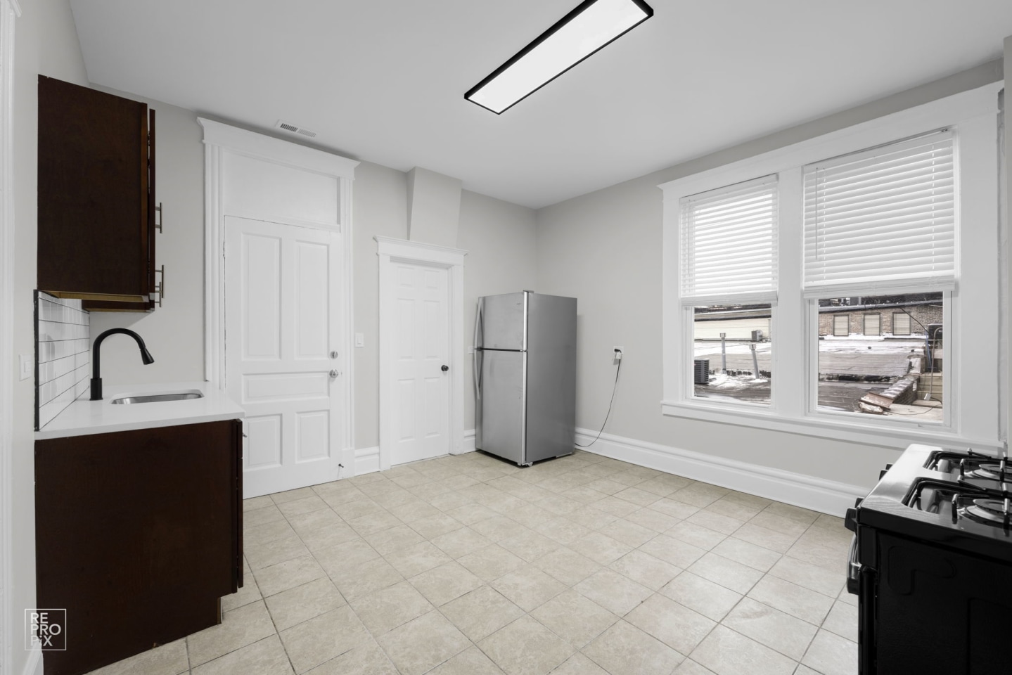 2542 S Trumbull Image 13