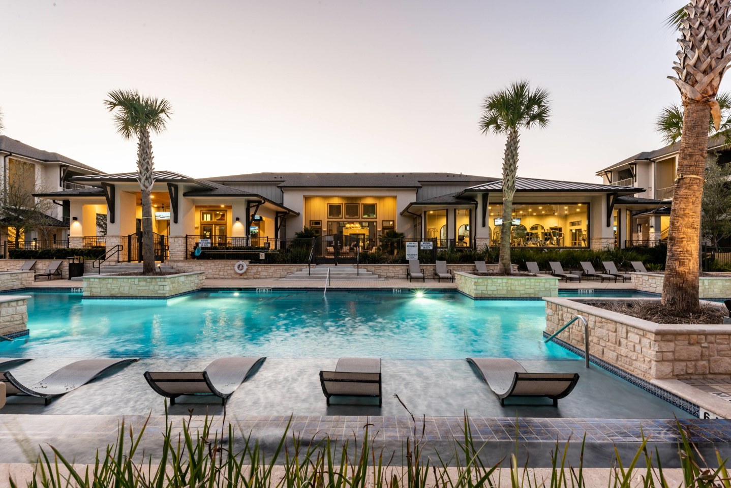 Los Robles Apartments Image 8