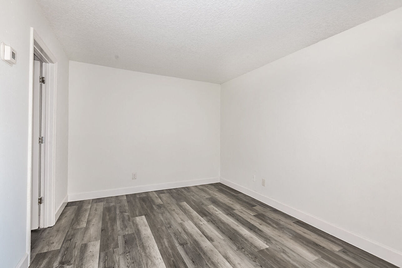 Woodlake Villas Image 24