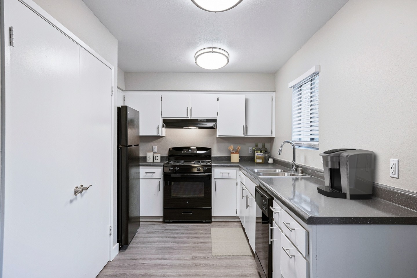 Oak Park Townhomes Image 3