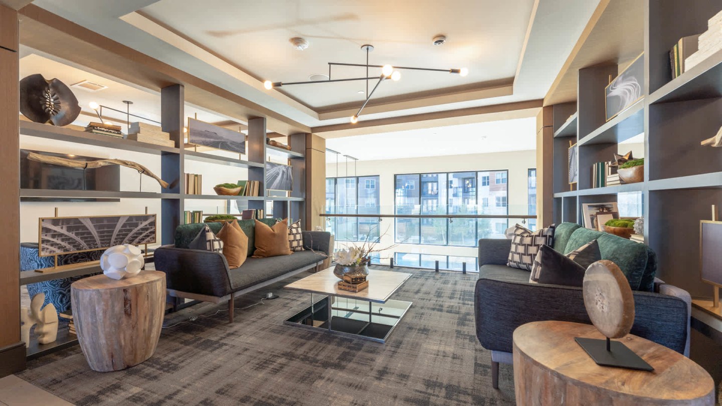 Olivian at the Realm Apartments Image 38