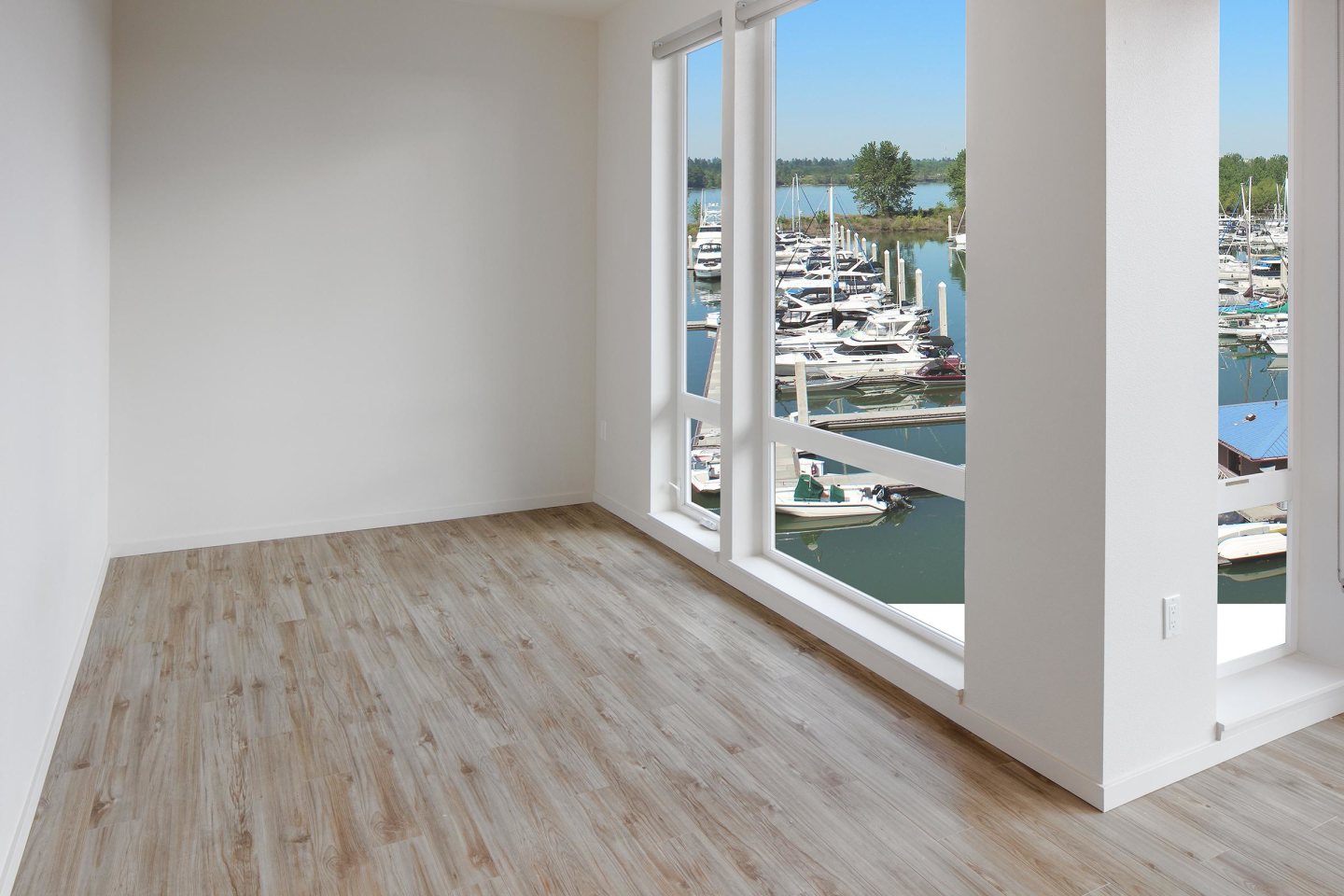 Yacht Harbor Club Image 38