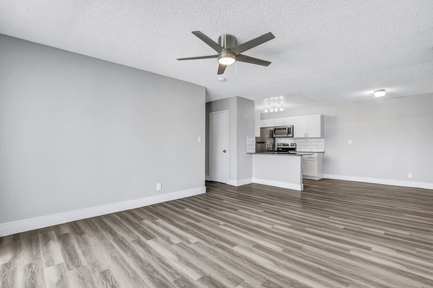 Tides at North Paradise Apartments Image 8