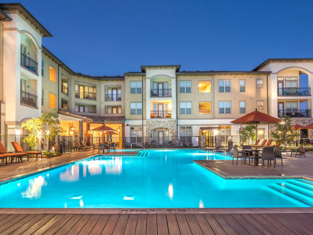Avalon Lakeside Image 35