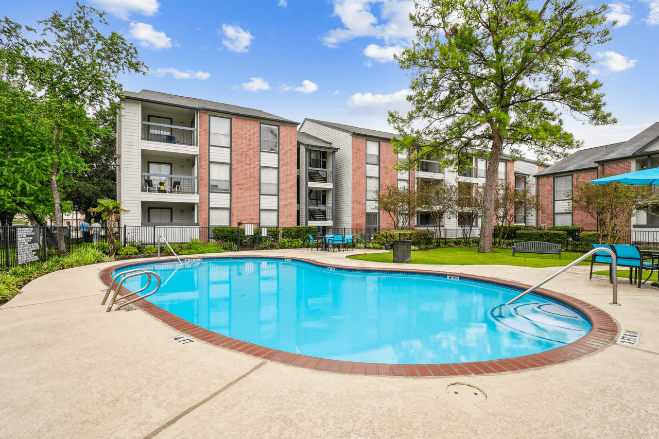 Brandon Oaks Apartments Image 3