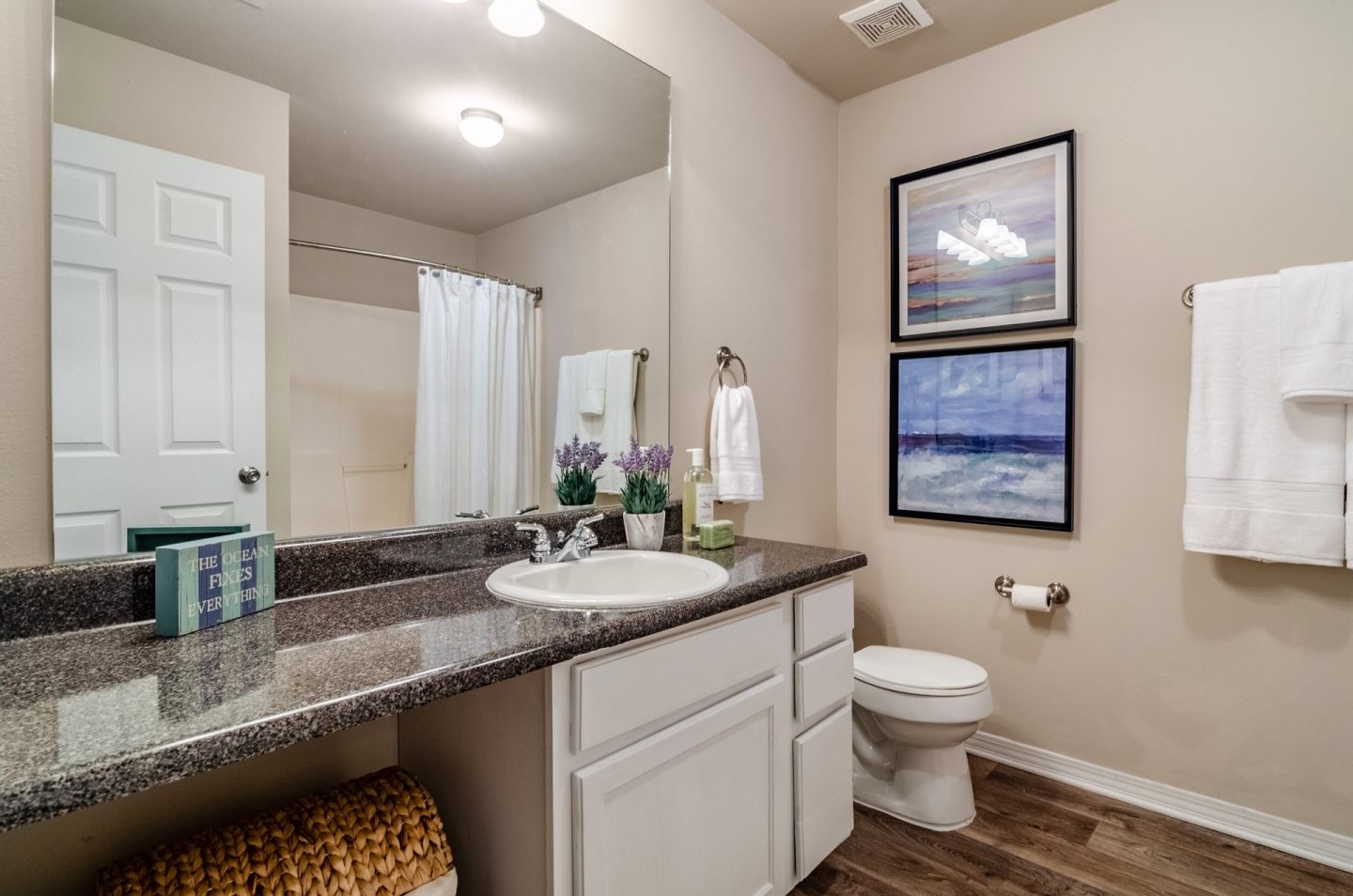Grand Biscayne Apartments Image 21