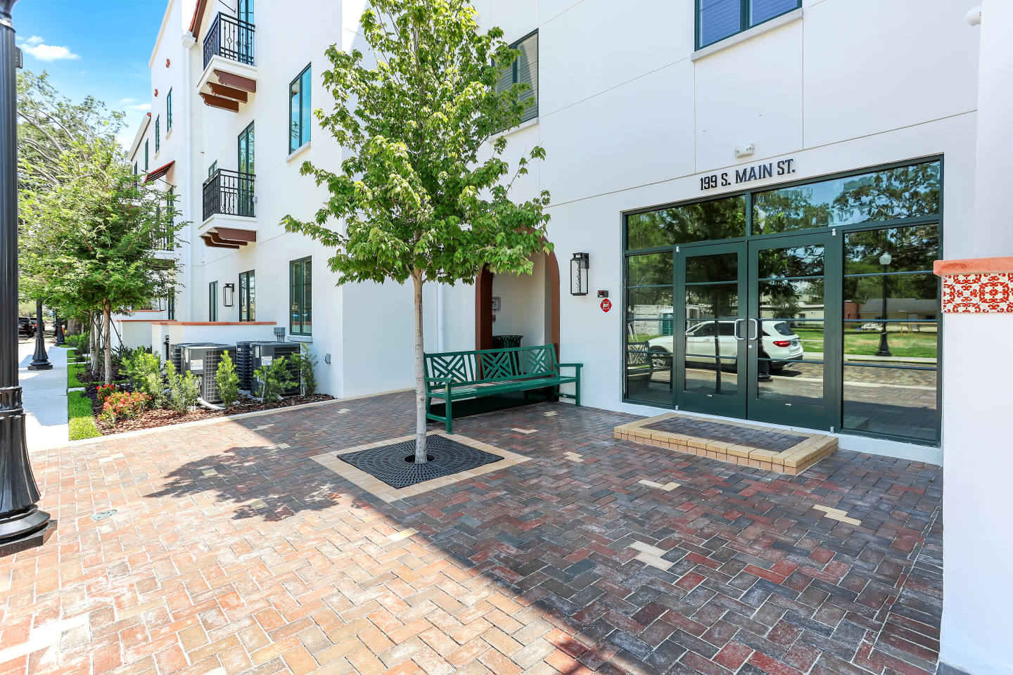 Smith + Main Boutique Living Image 18