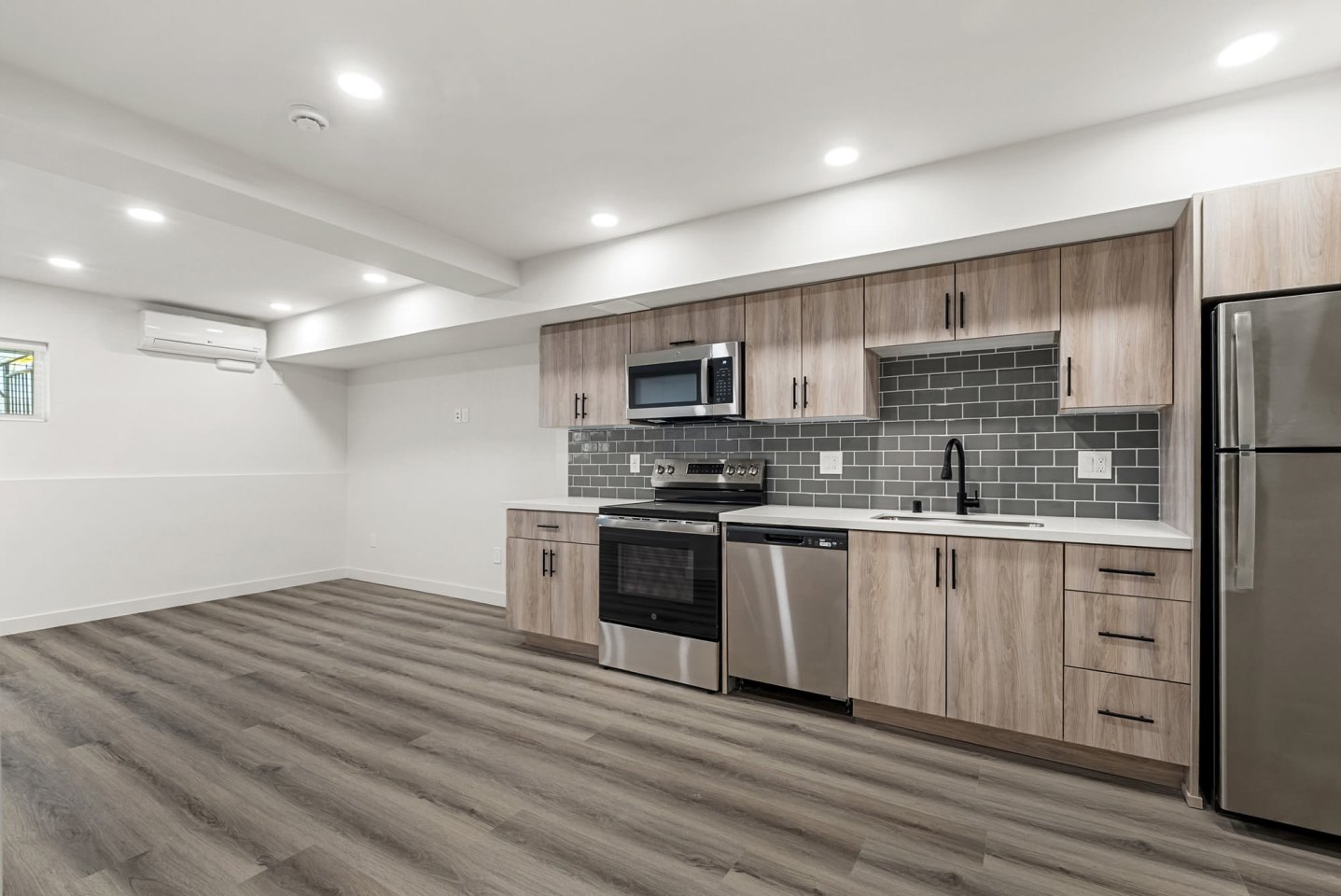 Westside Terrace Image 34