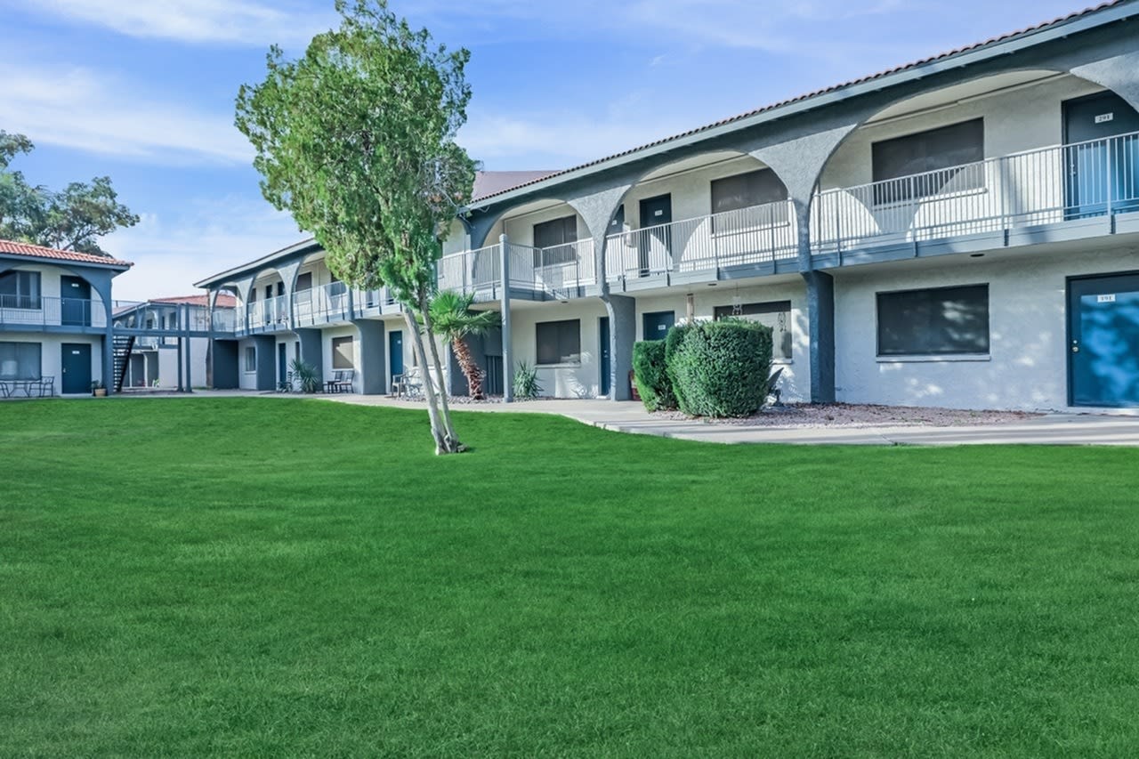Rise on Country Club Image 34
