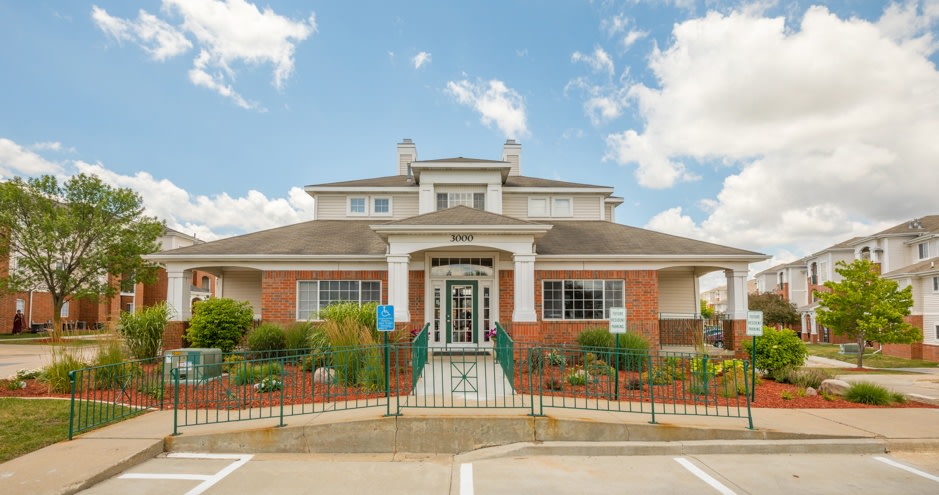 Polo Club Apartments Image 14