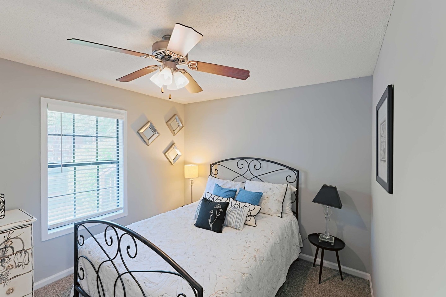 Lindsey Manor Apartments Image 14