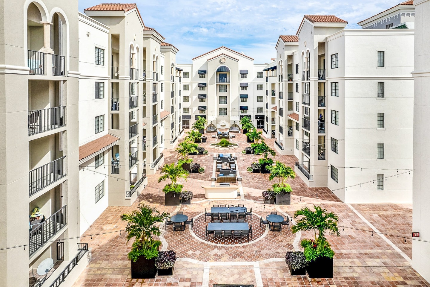 Gables Grand Plaza Apartments Image 7