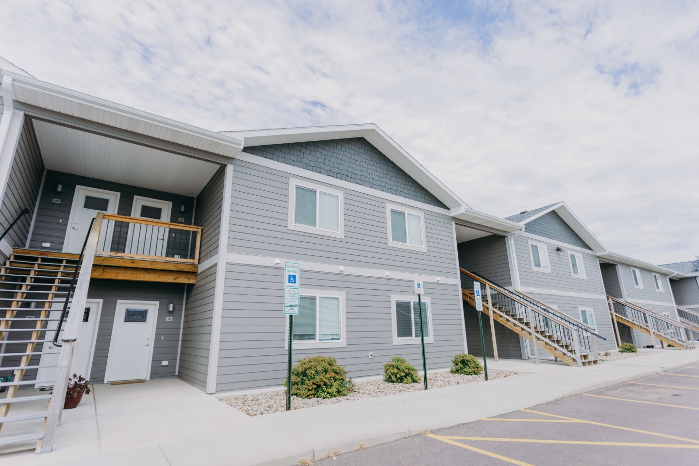 Thelin Center Apartments Image 17