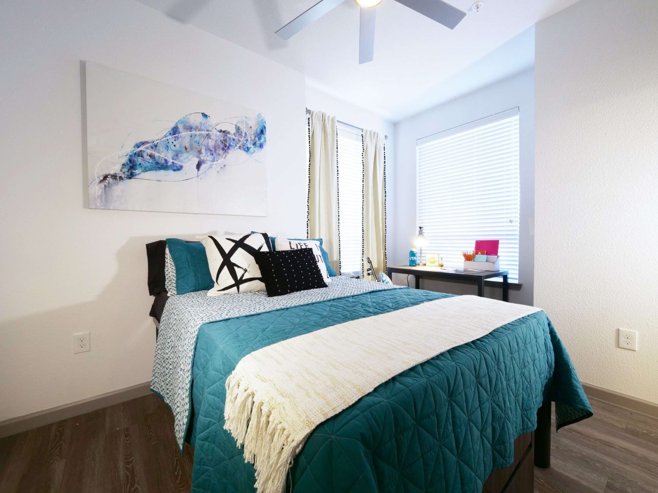Liv+ Arlington - Student Housing Image 30