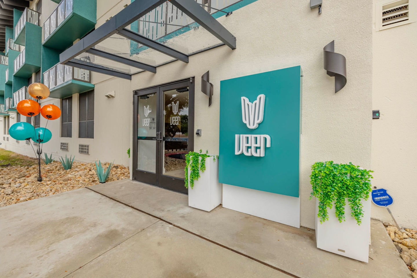 VEER Apartments Image 3