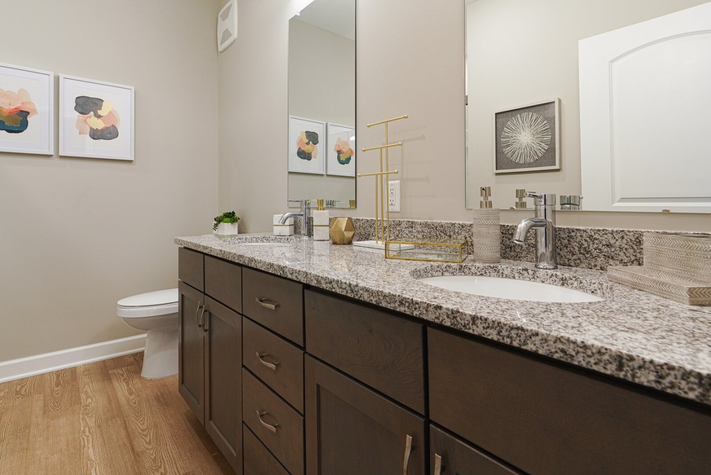 Adelphi Quarter Image 35
