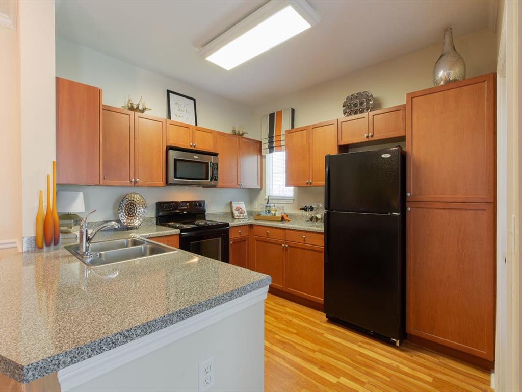 Edgewood Apartments Image 26