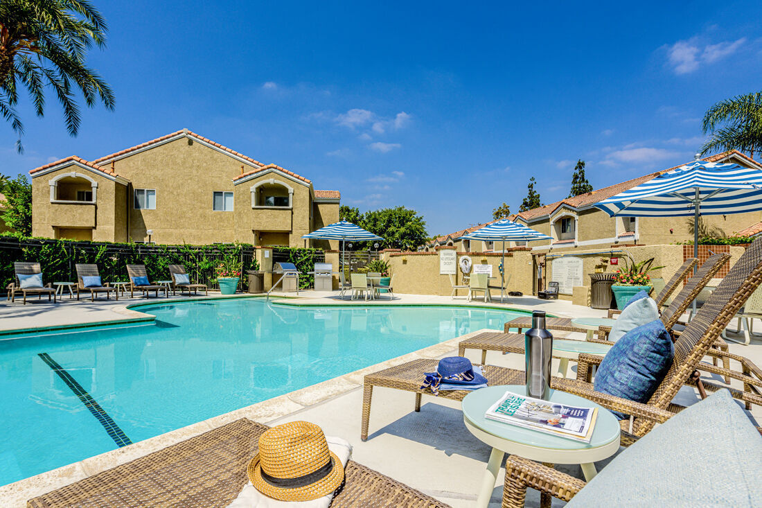 El Paseo Apartment Homes Image 9