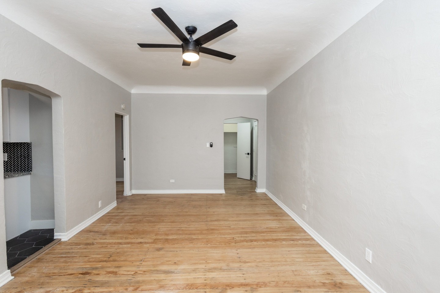 1030 Washington Image 7