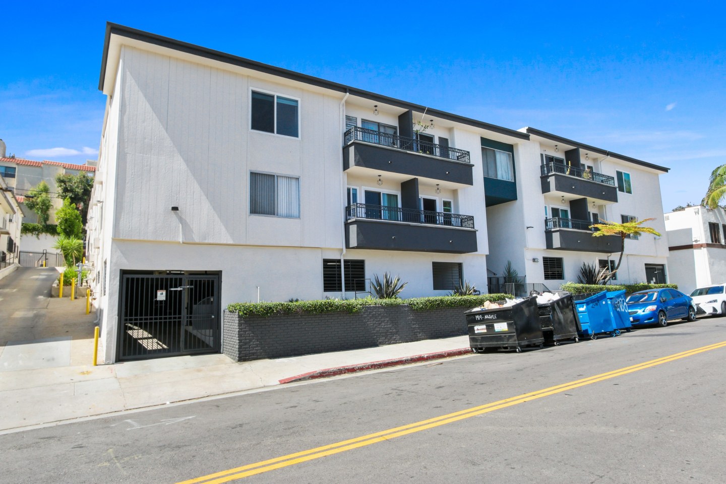 Hollywood Hills Apartments Image 29