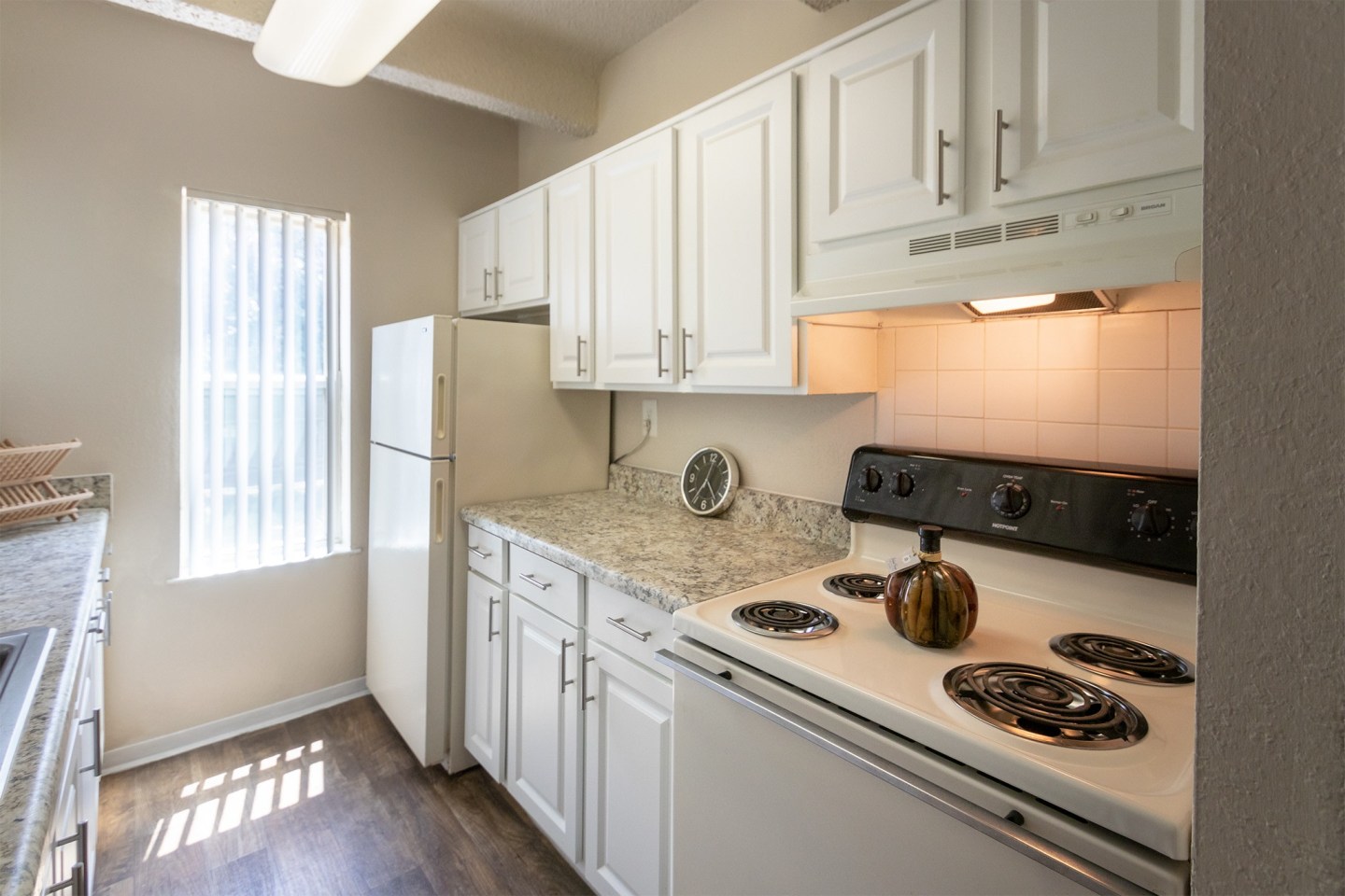 Harvard Square Apartments Image 17