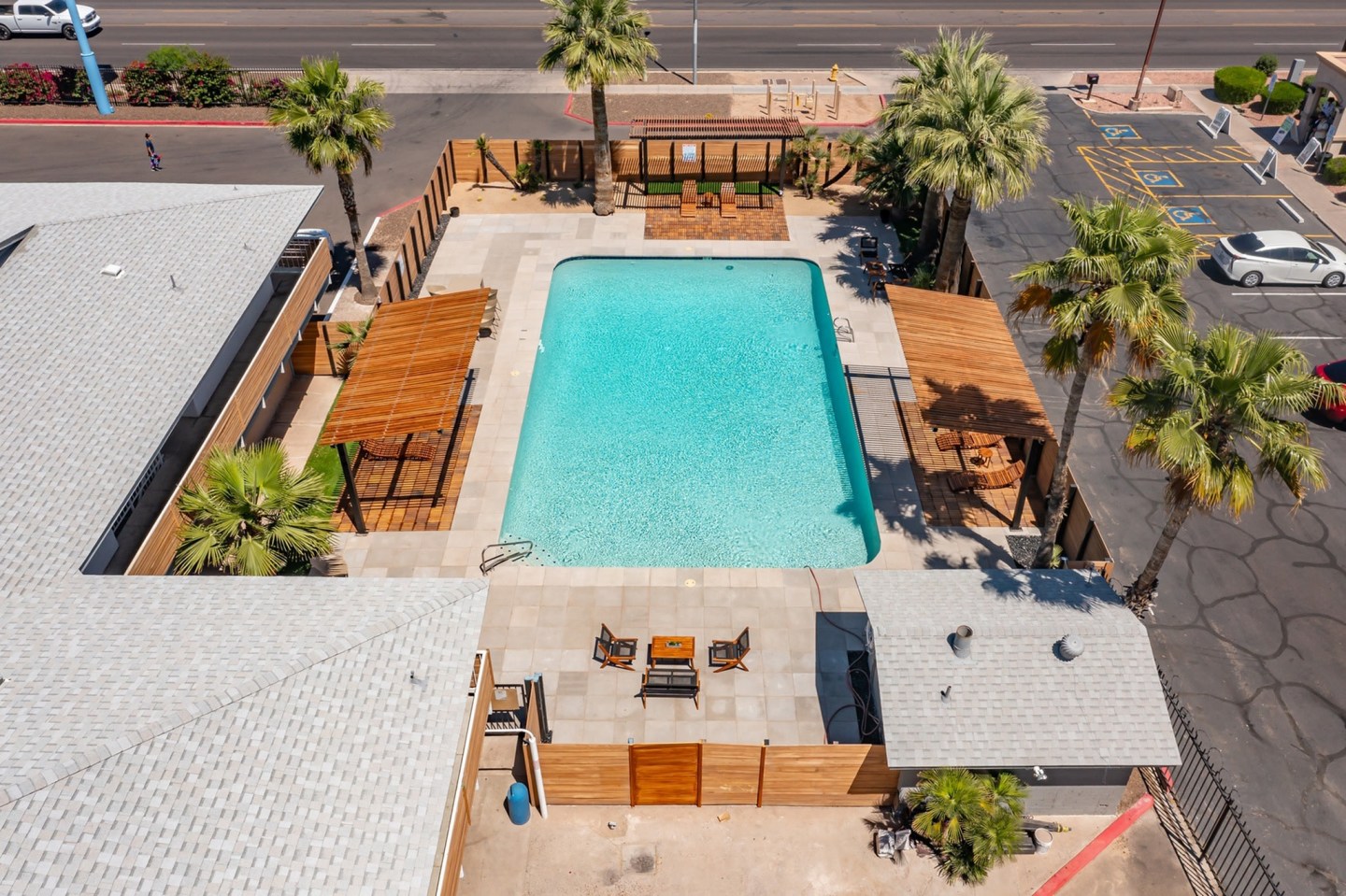 Sunset Sound Studio Apartments Image 13