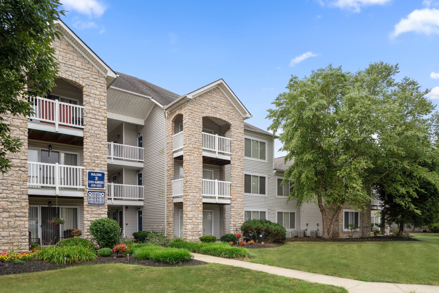 Bennington Pond Apartments Image 19