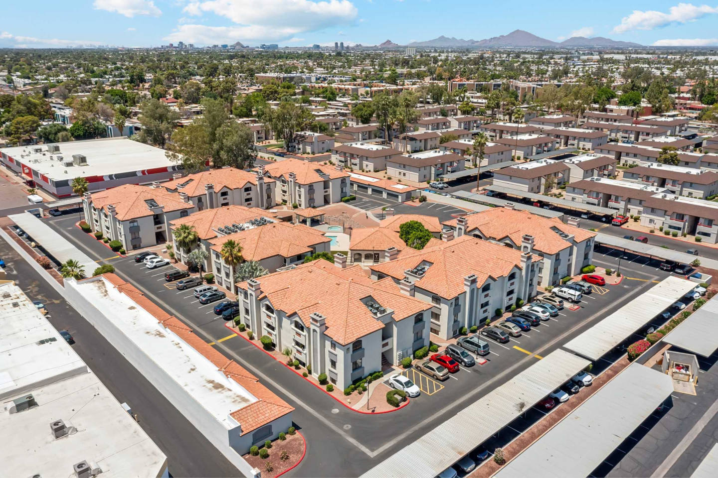 Twin Palms Image 46