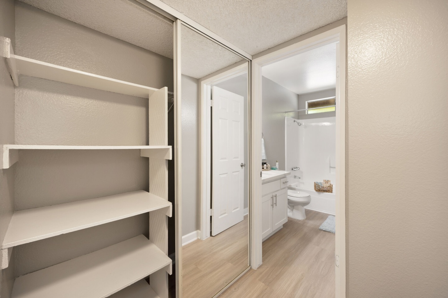 Pinewood Apartments Image 20