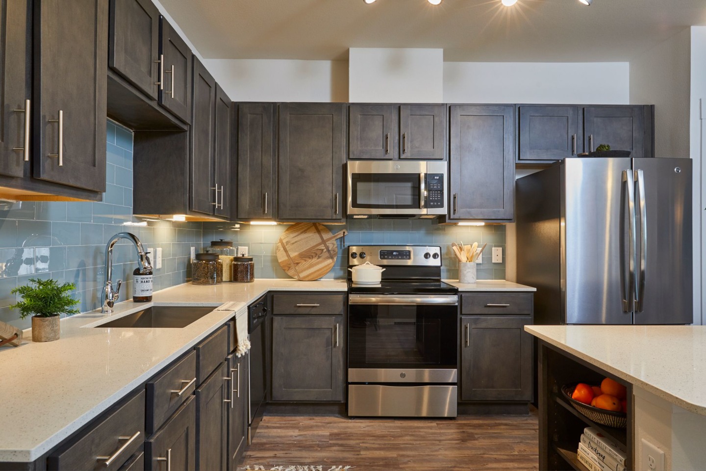 Addison Medical Center Apartments Image 8