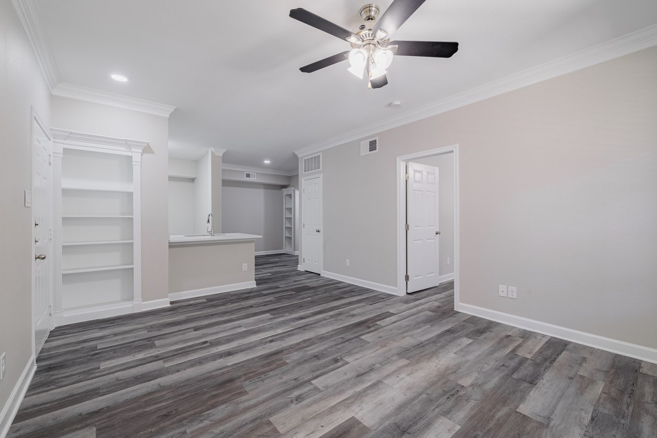 The Village at Bellaire Apartments Image 37
